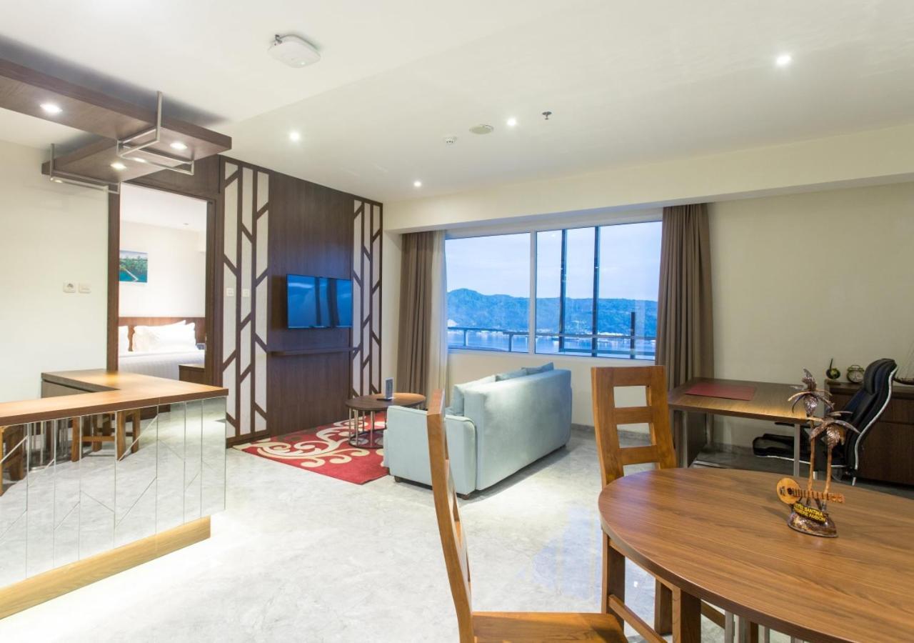 Hotel Santika Premiere Ambon Exterior foto